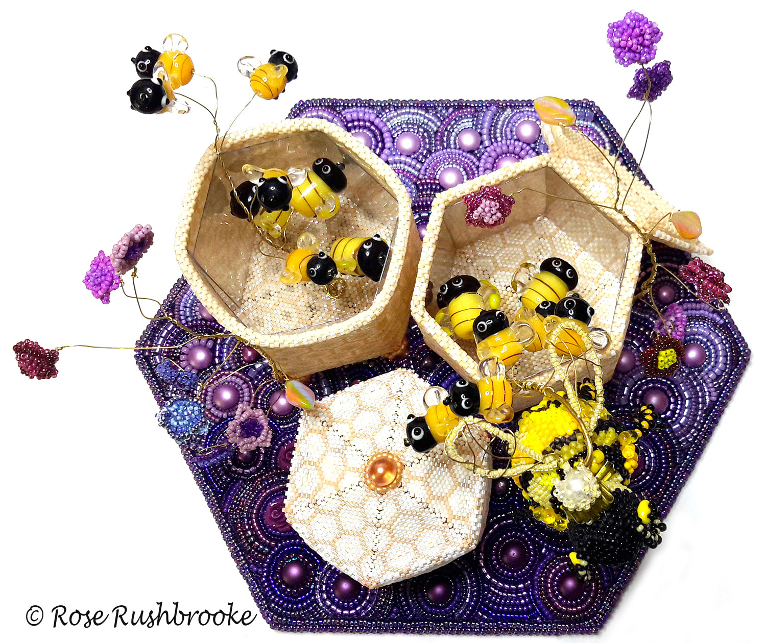 Overhead view of Queen Bee and Swarm. Image copyright © Rose Rushbrooke.